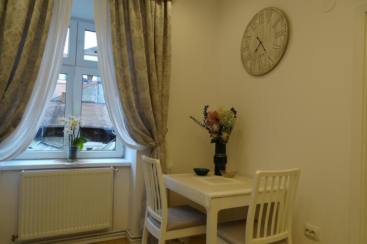 Appartement City Eyes Targul Vinului à Sibiu Extérieur photo