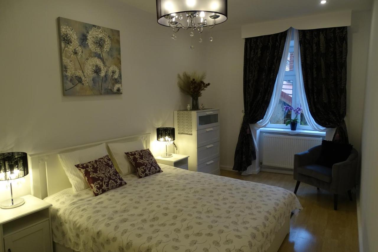 Appartement City Eyes Targul Vinului à Sibiu Extérieur photo